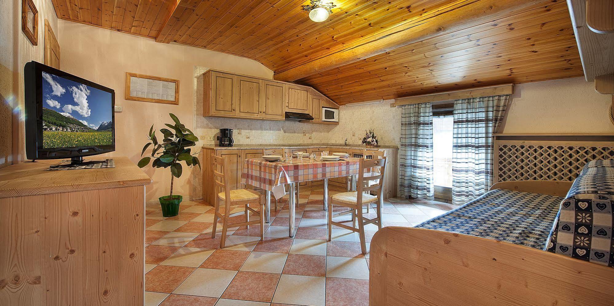 Baita Carosello Apt 4 By Livigno Accomodation Luaran gambar